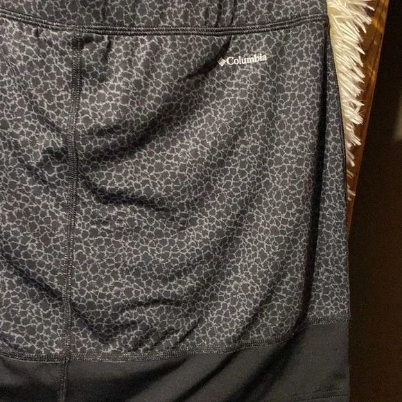 Columbia Women’s Siren Splash Skort/Golf Tennis Skirt. Size S - Picture 4 of 4
